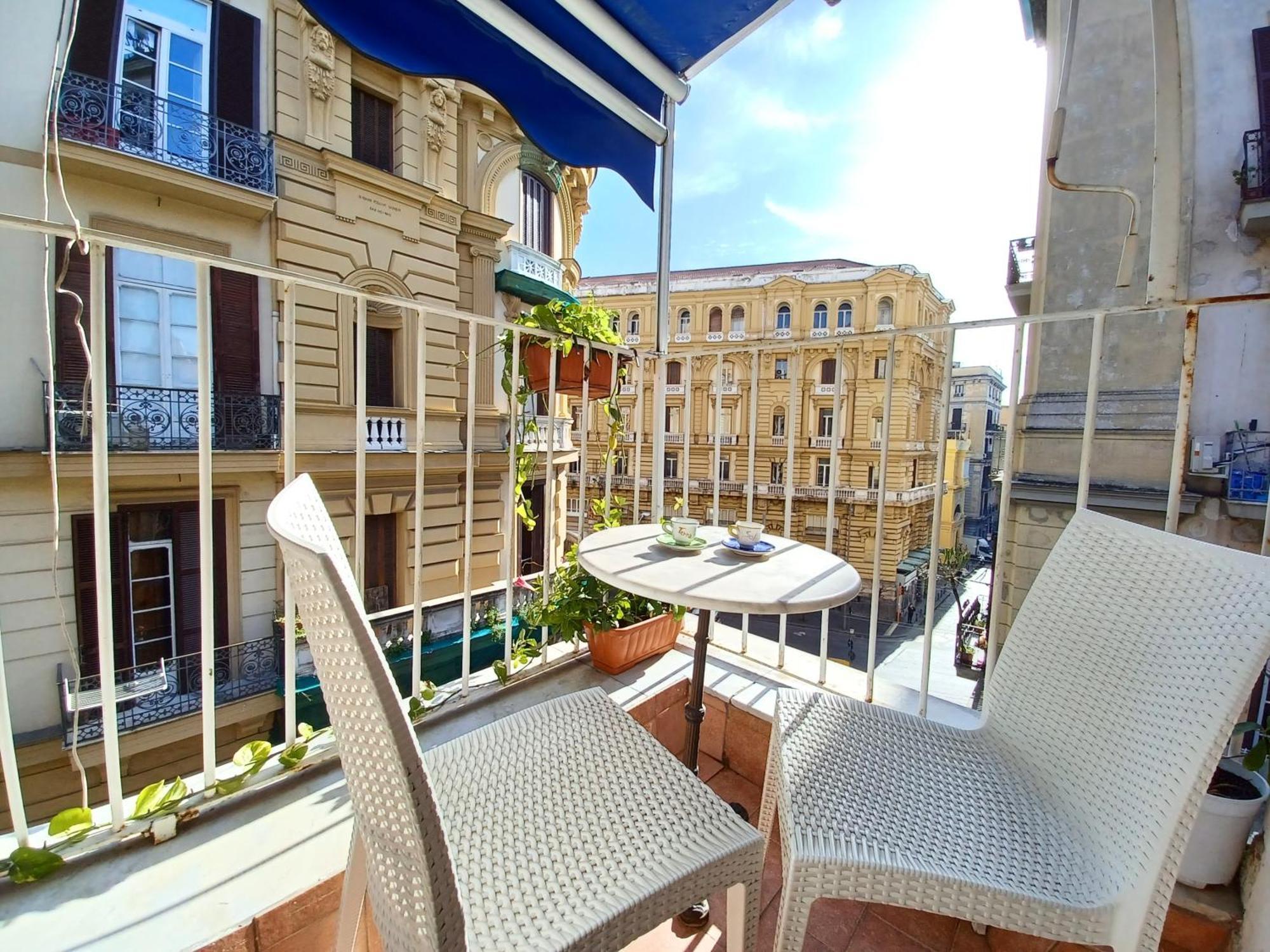 B&B Quattro Palazzi Napoli Centro Nápoles Exterior foto